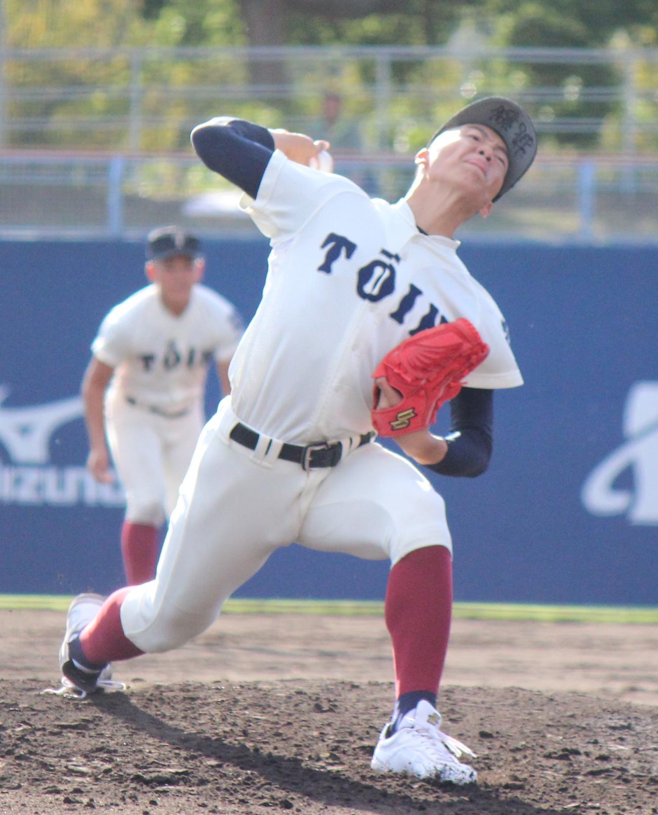 大阪桐蔭の先発・平嶋（撮影・柏原誠）