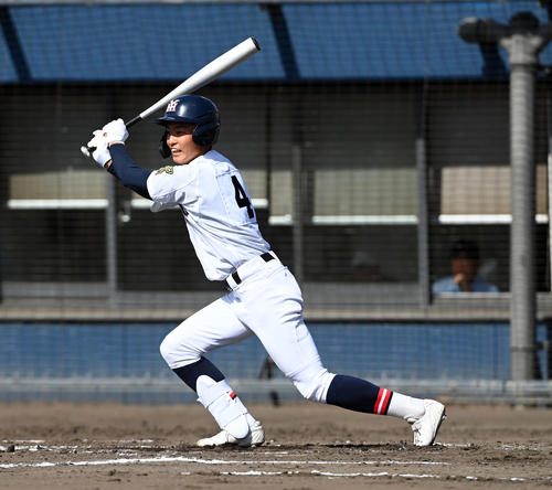 社対耐久　2回裏社1死二、三塁、竹田は先制中適時打を放つ（撮影・前岡正明）