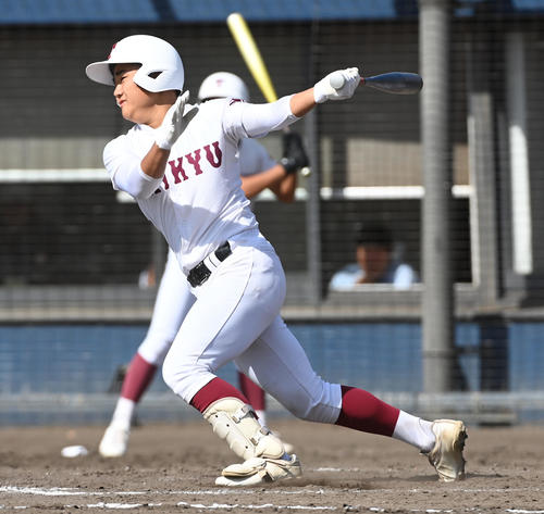 社対耐久　4回表社2死満塁、川合は左2点適時打を放つ（撮影・前岡正明）