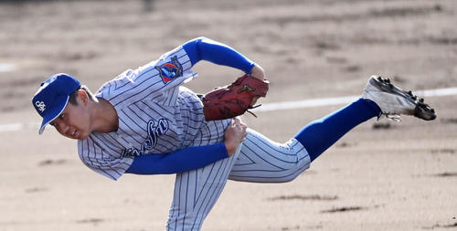 智弁学園対須磨翔風　須磨翔風先発の槙野（撮影・前岡正明）