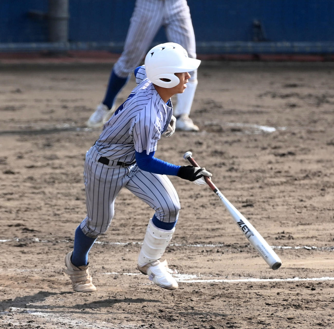 智弁学園対須磨翔風　10回裏須磨翔風2死二、三塁、榧谷は左越えサヨナラ2点適時二塁打を放つ（撮影・前岡正明）