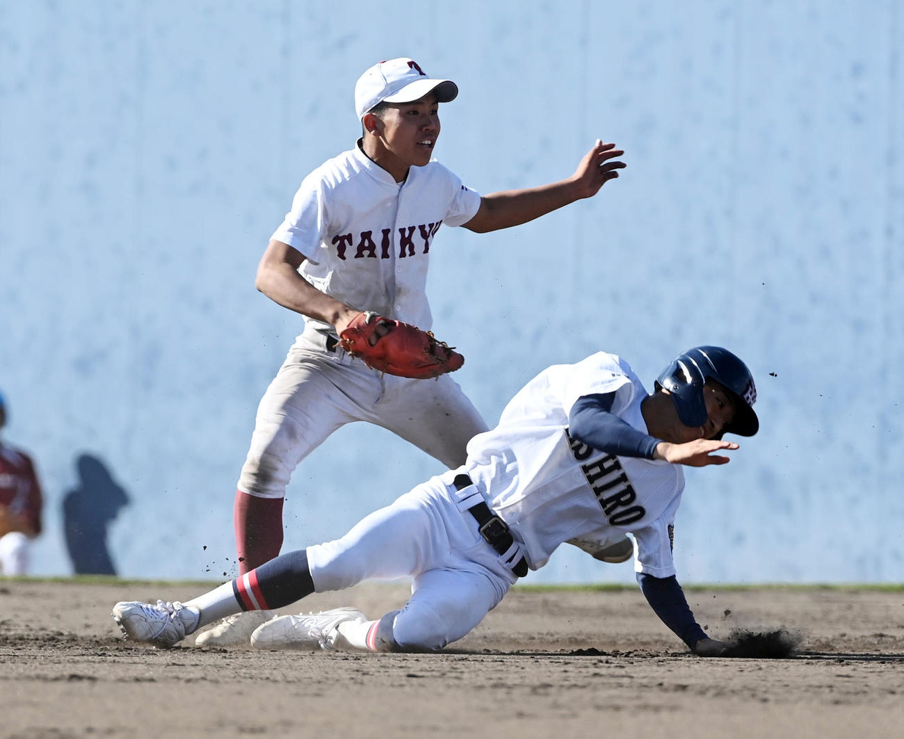 社対耐久　9回表2死一、三塁、代走の一塁走者村田が二塁盗塁に失敗し試合終了（撮影・前岡正明）