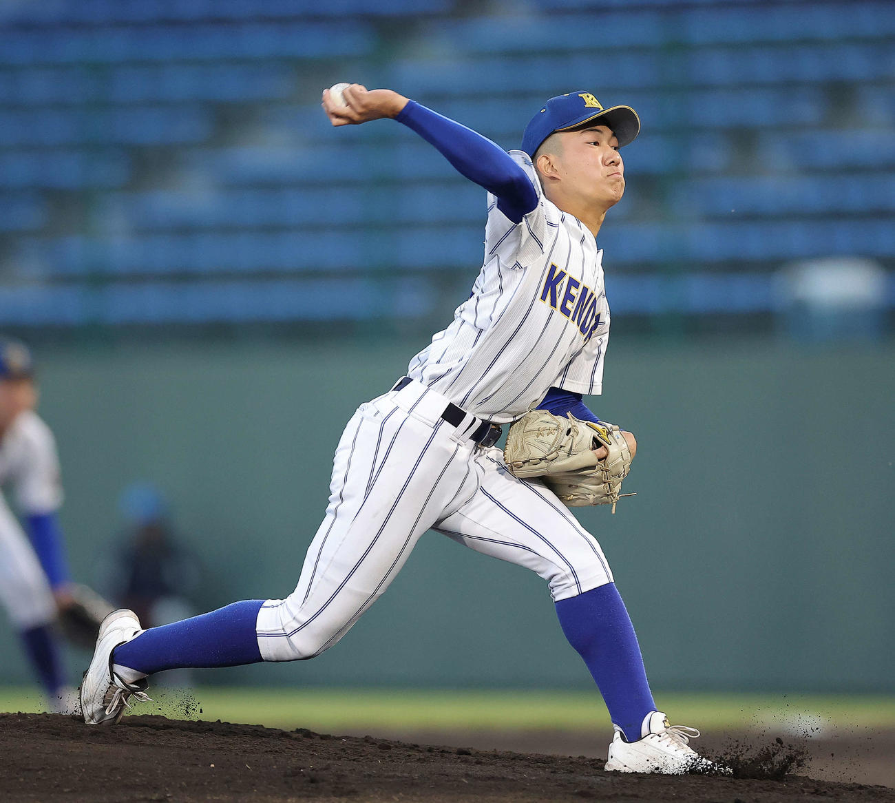 山梨学院対高崎健康福祉大高崎　先発登板する高崎健康福祉大高崎・石垣（撮影・河田真司）