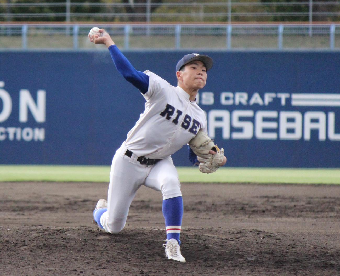 履正社の先発・高木（撮影・柏原誠）