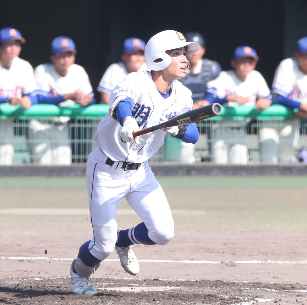 唐津商対明豊　1回裏明豊無死二塁、高木は右越えに先制となる2点本塁打を放つ（撮影・梅根麻紀）
