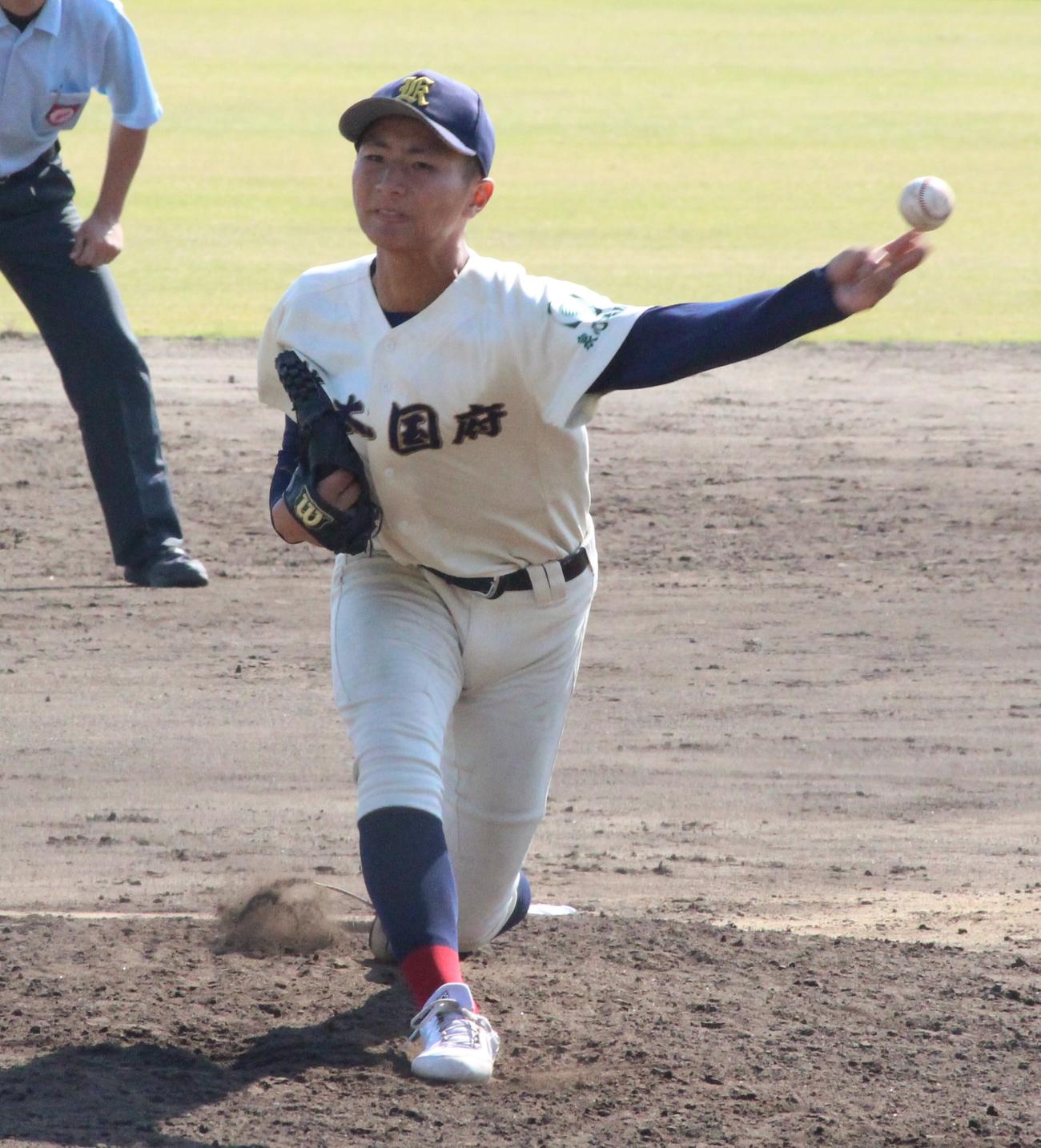 熊本国府対神村学園　1失点完投で勝利に貢献した熊本国府・植田凰暉投手（撮影・菊川光一）