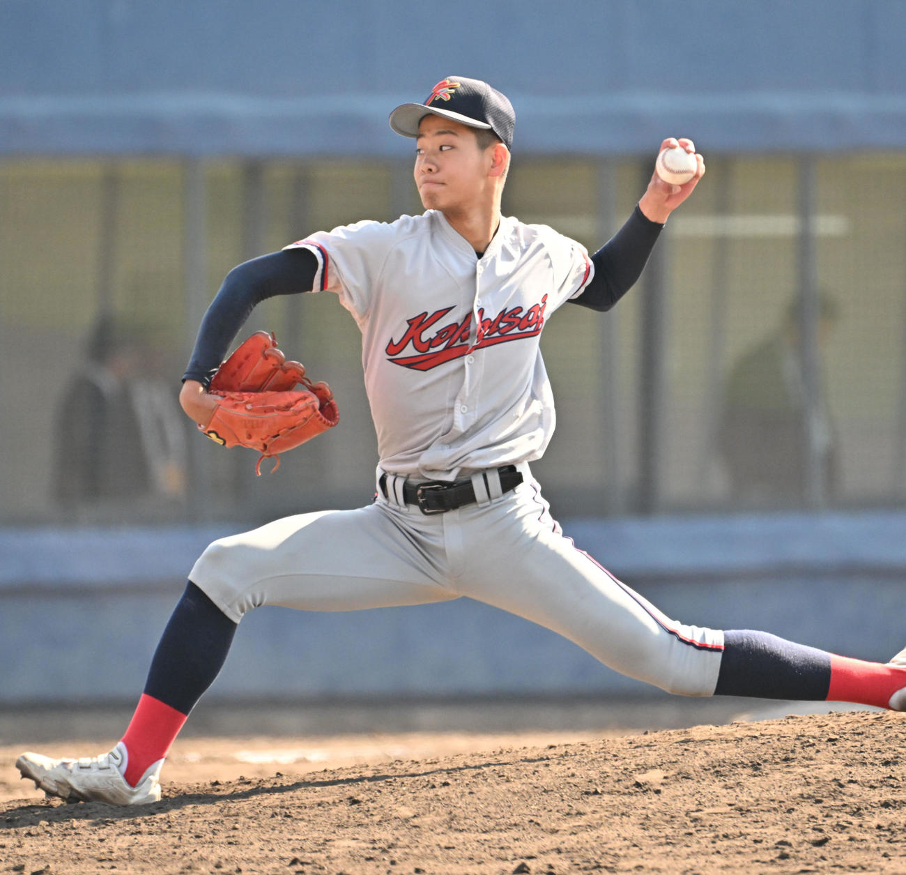 京都国際対大阪桐蔭　京都国際3番手の西村一毅（撮影・石井愛子）