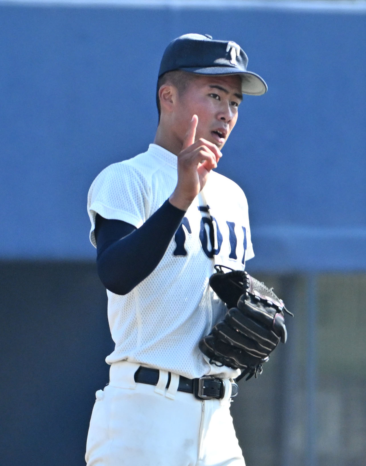 京都国際対大阪桐蔭　京都国際に勝利し喜ぶ大阪桐蔭・中野大虎（撮影・石井愛子）