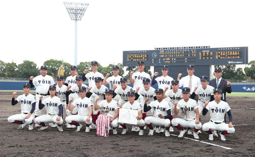 秋季近畿大会で優勝した大阪桐蔭ナイン（撮影・白石智彦）