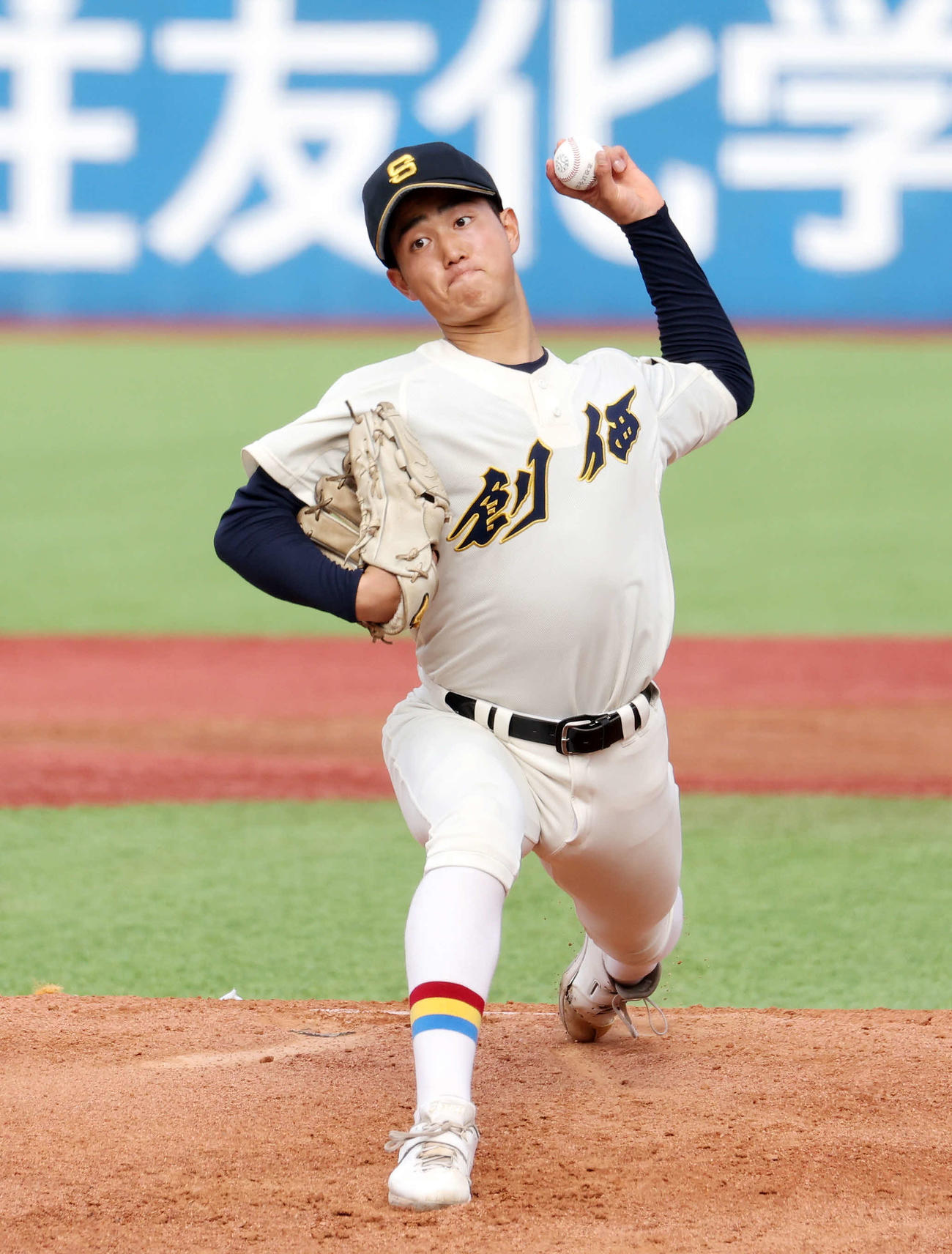創価対関東第一　力投する創価先発の森山（撮影・鈴木正人）