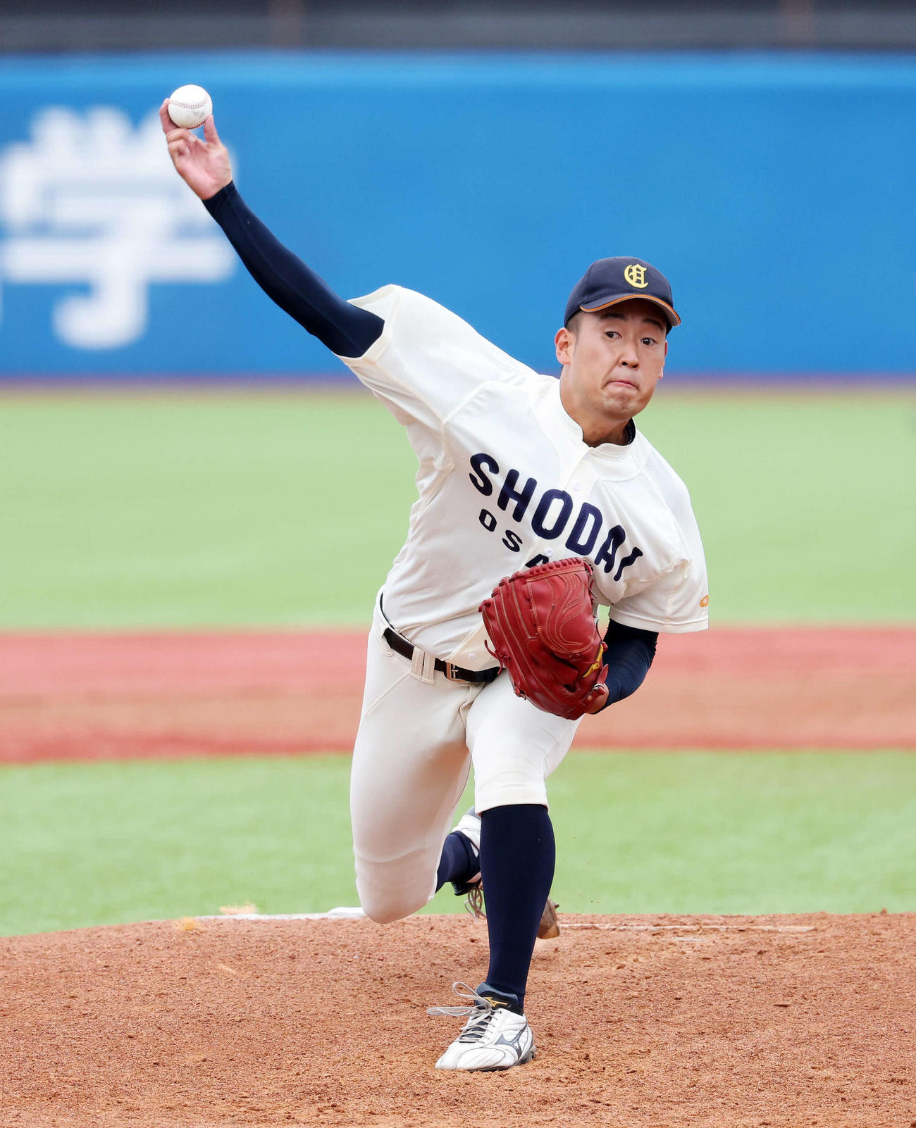 大商大対日本文理大　力投する大商大先発の上田（撮影・鈴木正人）