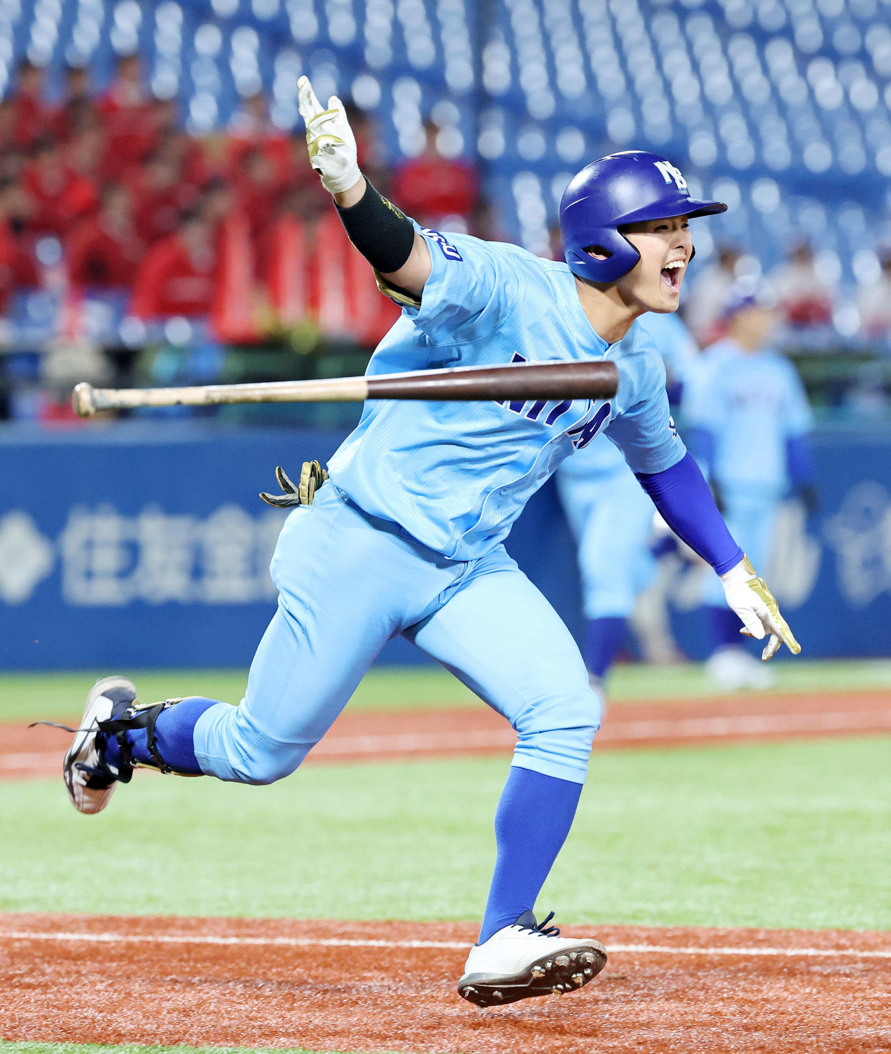 日体大対中部学院大　7回表日体大2死三塁、黒川は右越え適時二塁打を放つ（撮影・鈴木正人）