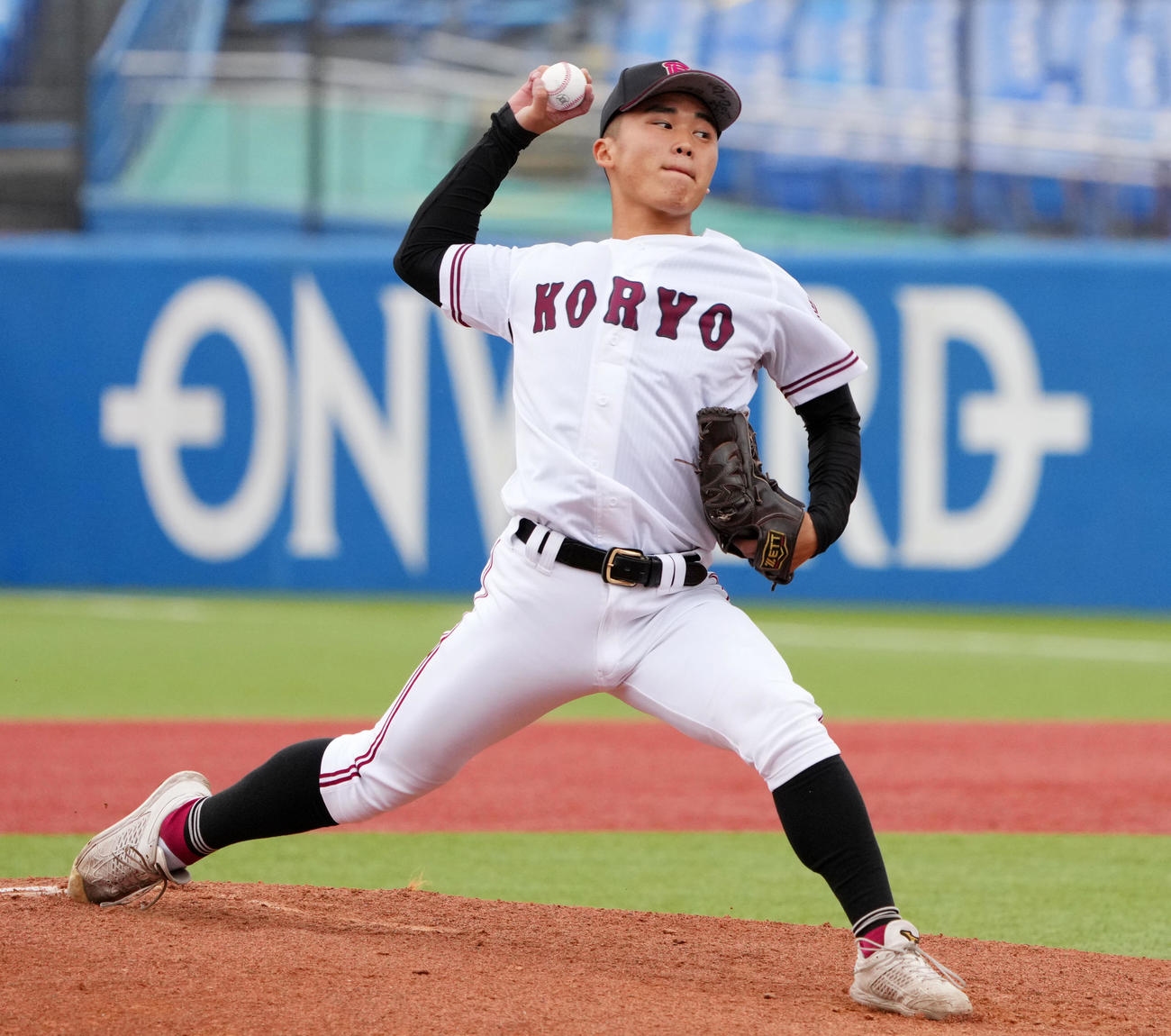 広陵対星稜　力投する広陵先発の高尾（撮影・横山健太）