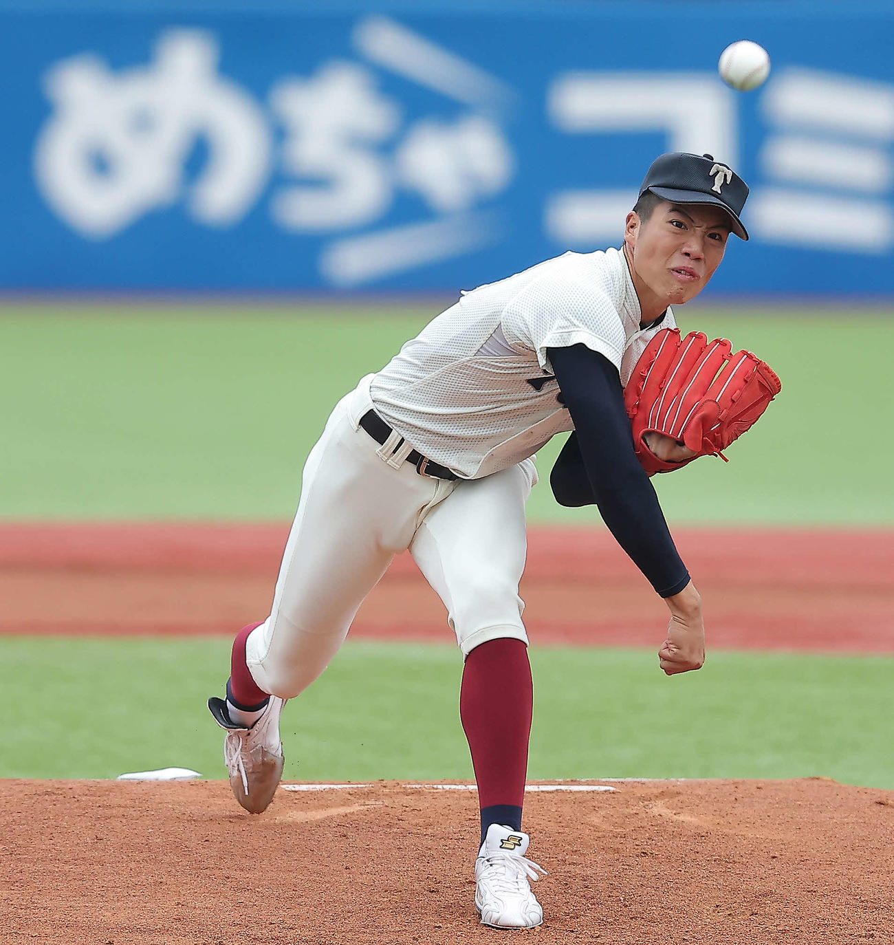 大阪桐蔭対関東第一　先発登板する大阪桐蔭・平嶋（撮影・河田真司）