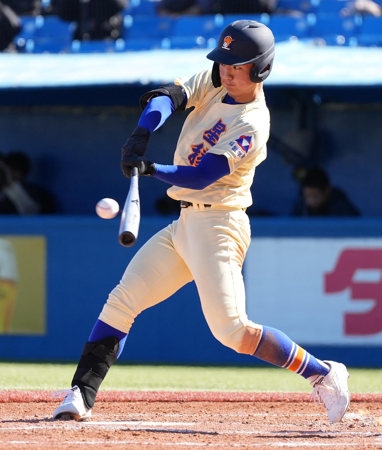 星稜対豊川　2回表星稜2死二、三塁、中2点適時打を放つ芦硲（撮影・鈴木みどり）