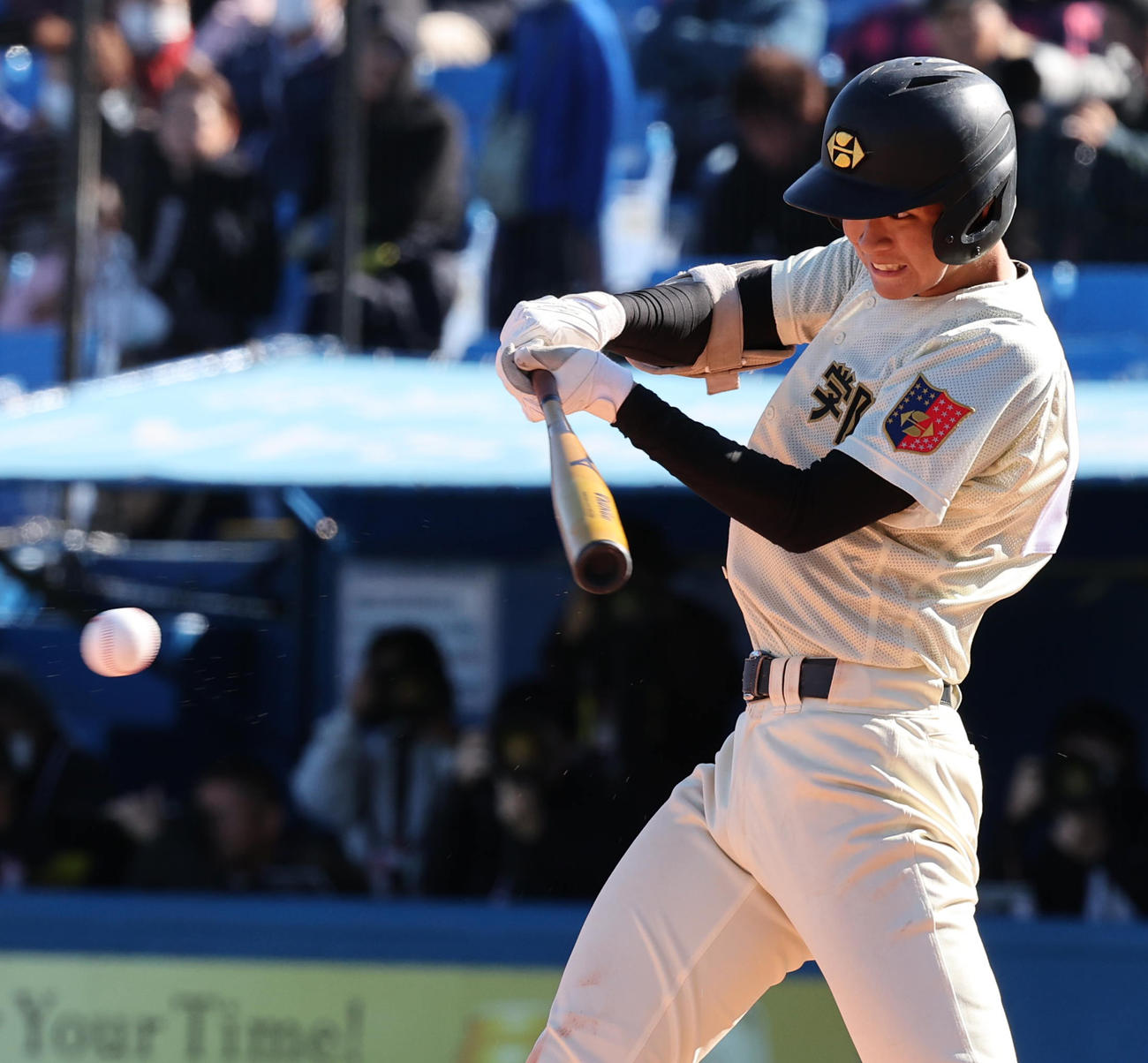 星稜対作新学院　6回裏作新学院2死二塁、左前適時打を放つ柳沼（撮影・野上伸悟）