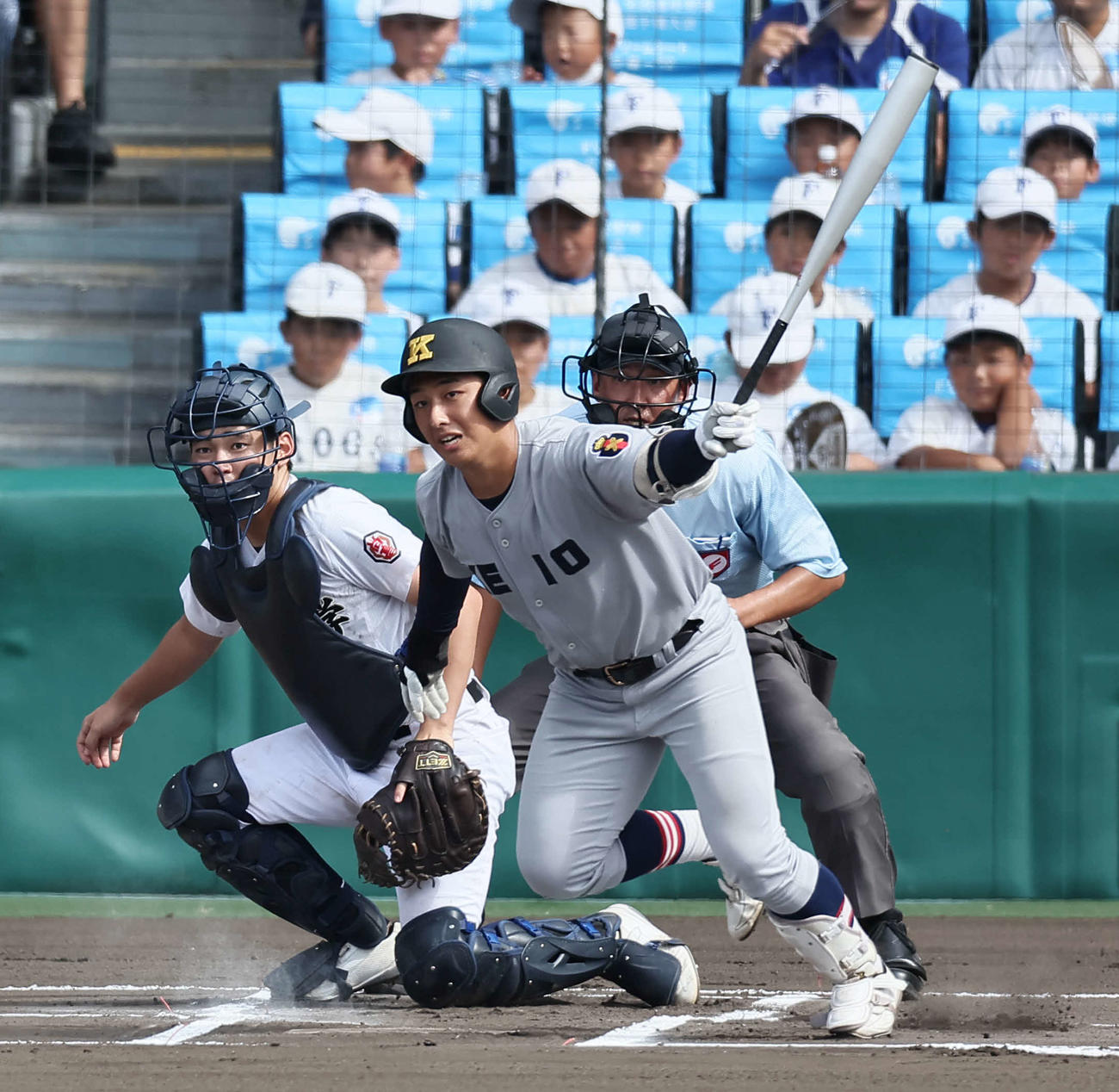 2023年8月19日、沖縄尚学戦で投ゴロに倒れる慶応・清原