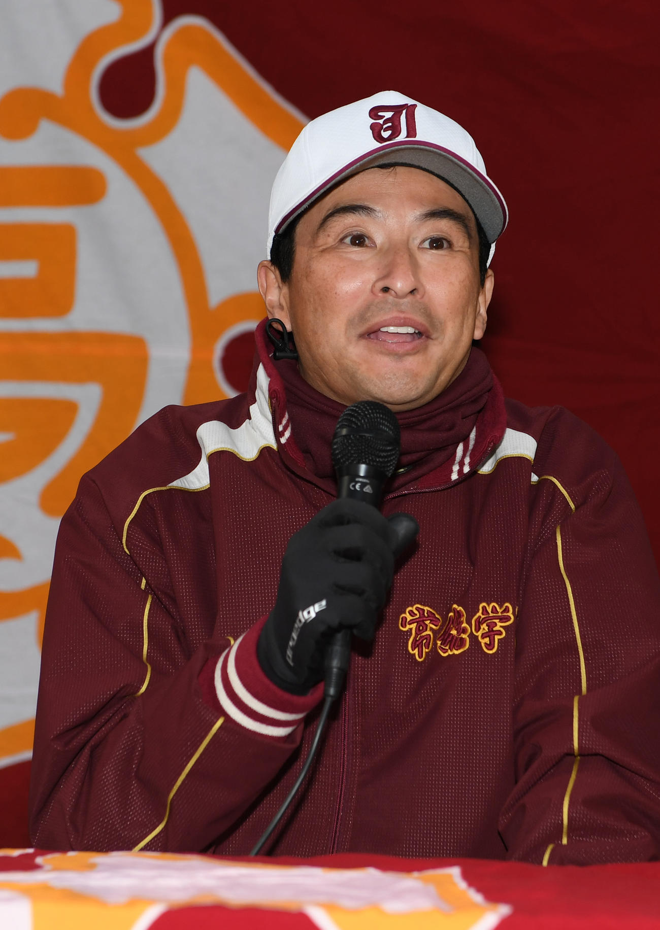 センバツ出場が決まり会見する常総学院の島田監督（撮影・柴田隆二）