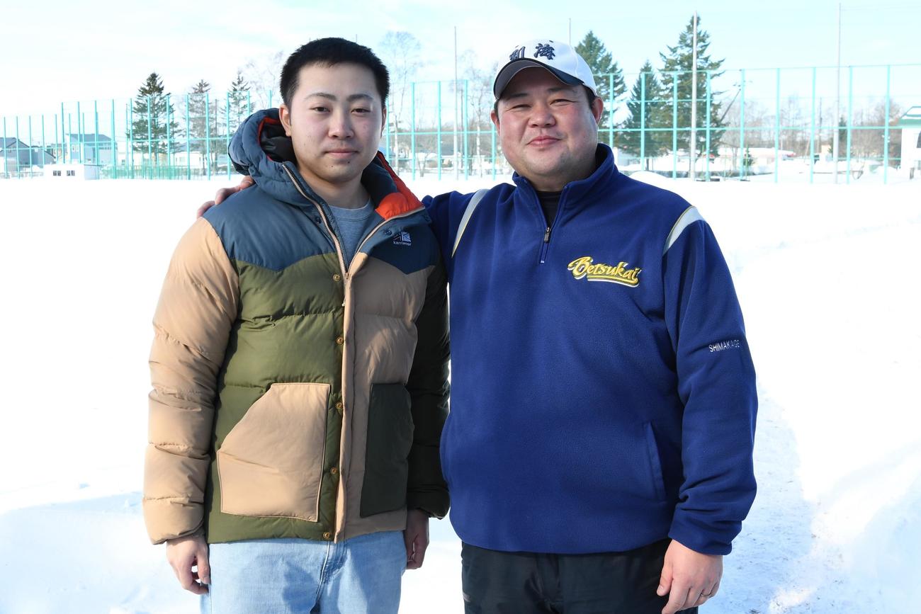 大坂さん（左）と島影監督（撮影・石井翔太）