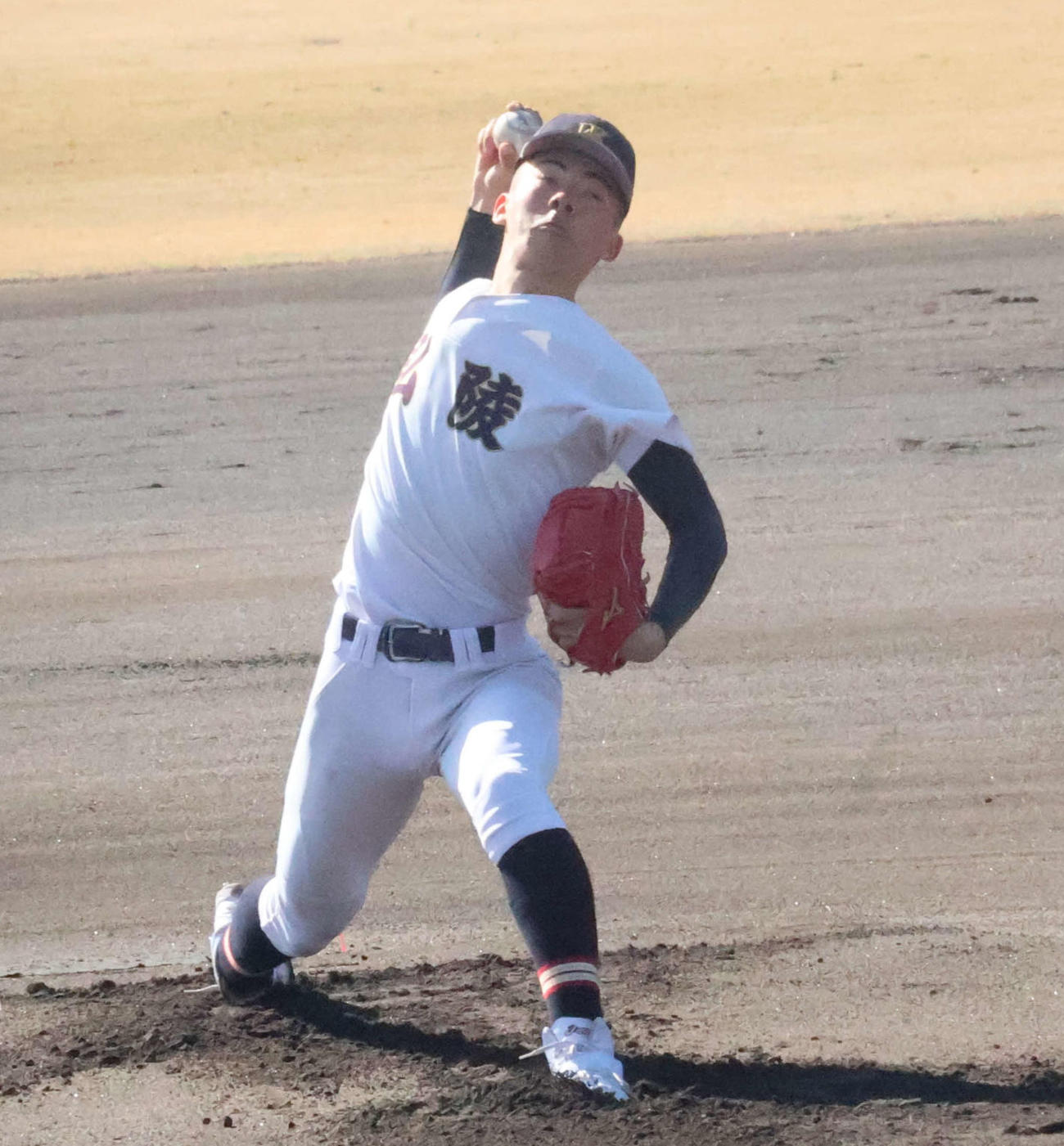 報徳学園との練習試合で先発した神戸弘陵・村上（撮影・古財稜明）
