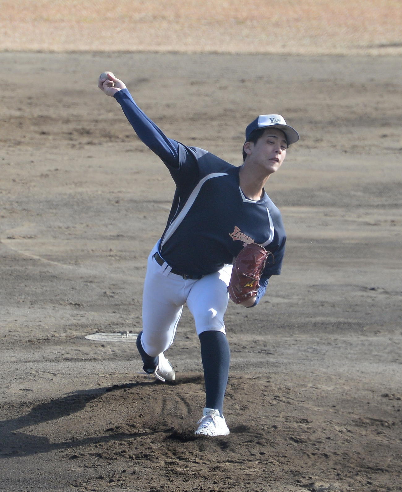 投球練習する関