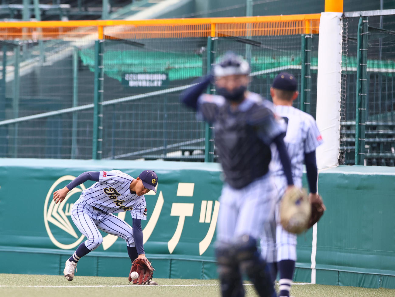甲子園で練習をする東海大福岡の選手ら（撮影・上山淳一）