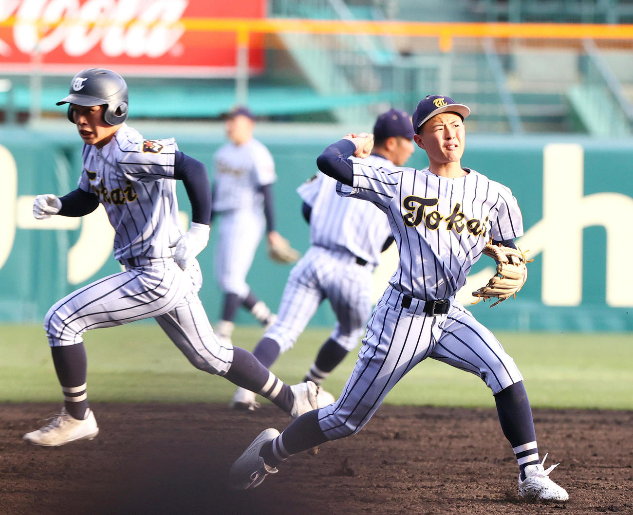甲子園で練習をする東海大福岡の選手ら（撮影・上山淳一）