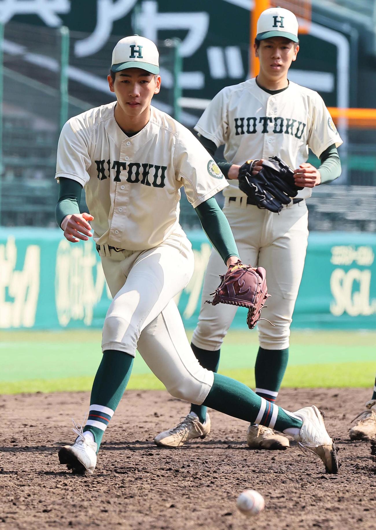 ノックを受ける報徳学園・今朝丸（撮影・上田博志）
