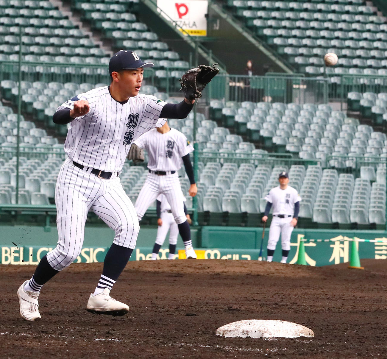 甲子園で練習をする別海の選手ら（撮影・上山淳一）