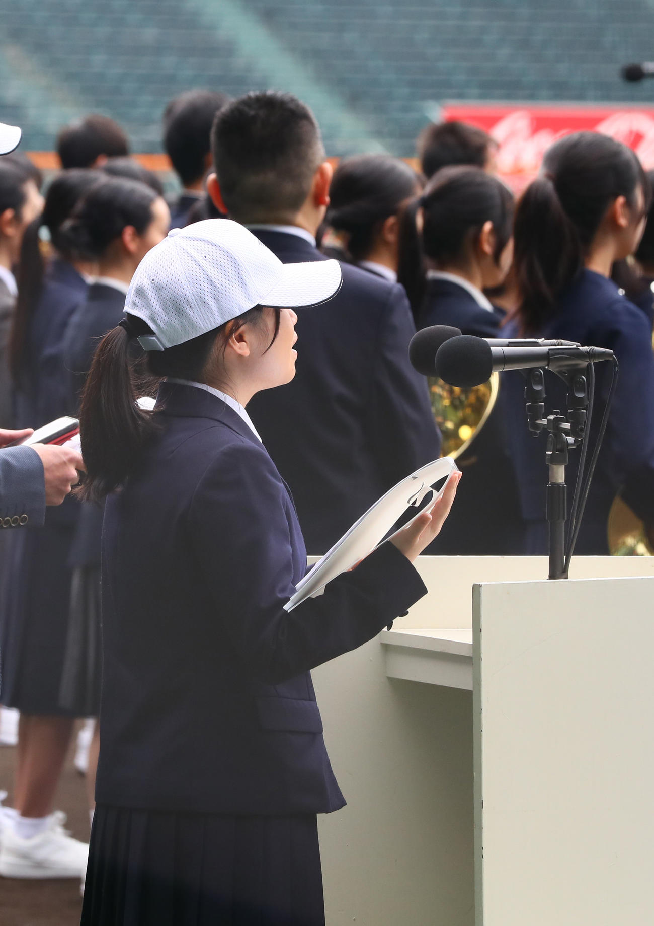 リハーサルで司会を務める岐阜北の古田桃香さん（撮影・上山淳一）