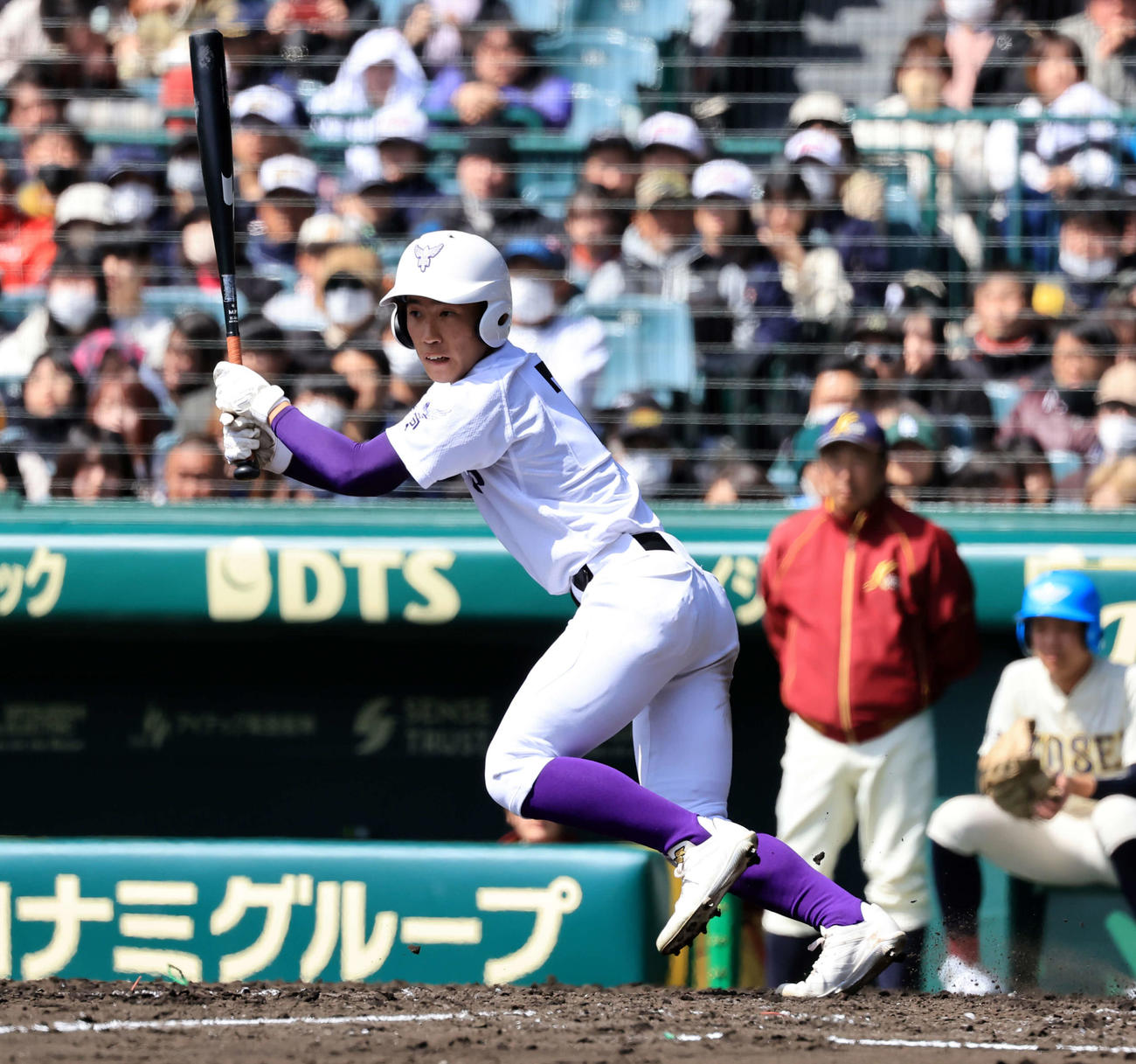 八戸学院光星対関東第一　5回裏関東第一2死三塁、坂本は左先制適時打を放つ（撮影・浅見桂子）