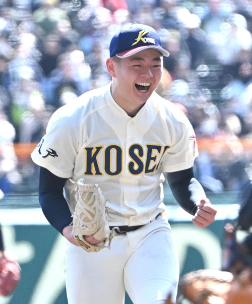八戸学院光星対関東第一　関東一に勝利し喜ぶ八戸学院光星・岡本琉奨（撮影・石井愛子）