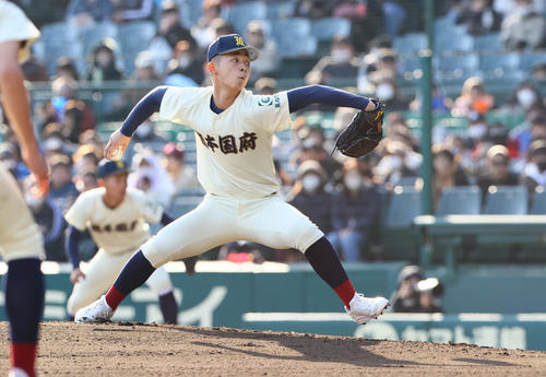 近江対熊本国府　熊本国府先発の坂井（撮影・上山淳一）