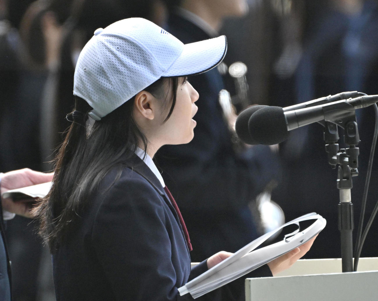 司会を務める岐阜北高校・古田桃香（撮影・石井愛子）