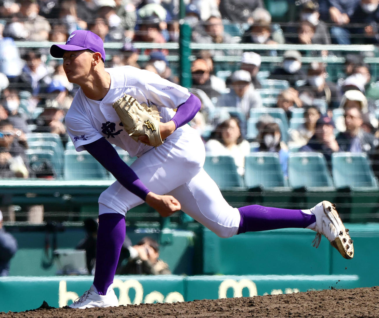 八戸学院光星対関東第一　8回表から登板する関東第一坂井遼（撮影・上山淳一）