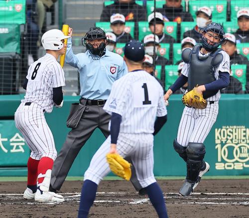 阿南光対豊川　1回裏豊川2死、モイセエフ・ニキータは三振に倒れる。投手は阿南光エース吉岡暖（撮影・上田博志）＝2024年3月19日、甲子園球場