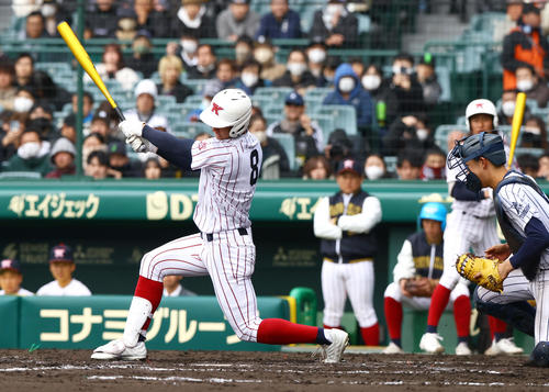 阿南光対豊川　4回裏豊川無死、モイセエフは空振り三振に終わる（撮影・上山淳一）