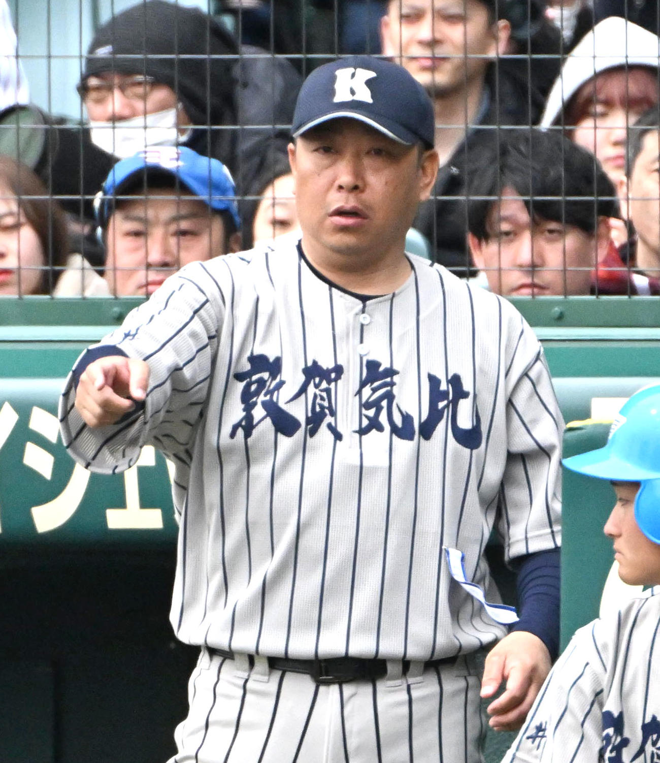 明豊対敦賀気比　選手に声をかける敦賀気比・東哲平監督（撮影・石井愛子）