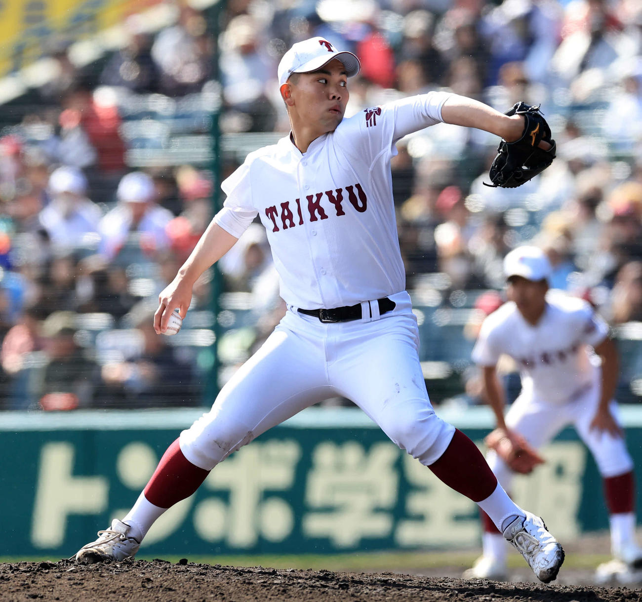 耐久対中央学院　力投する耐久・冷水（撮影・浅見桂子）