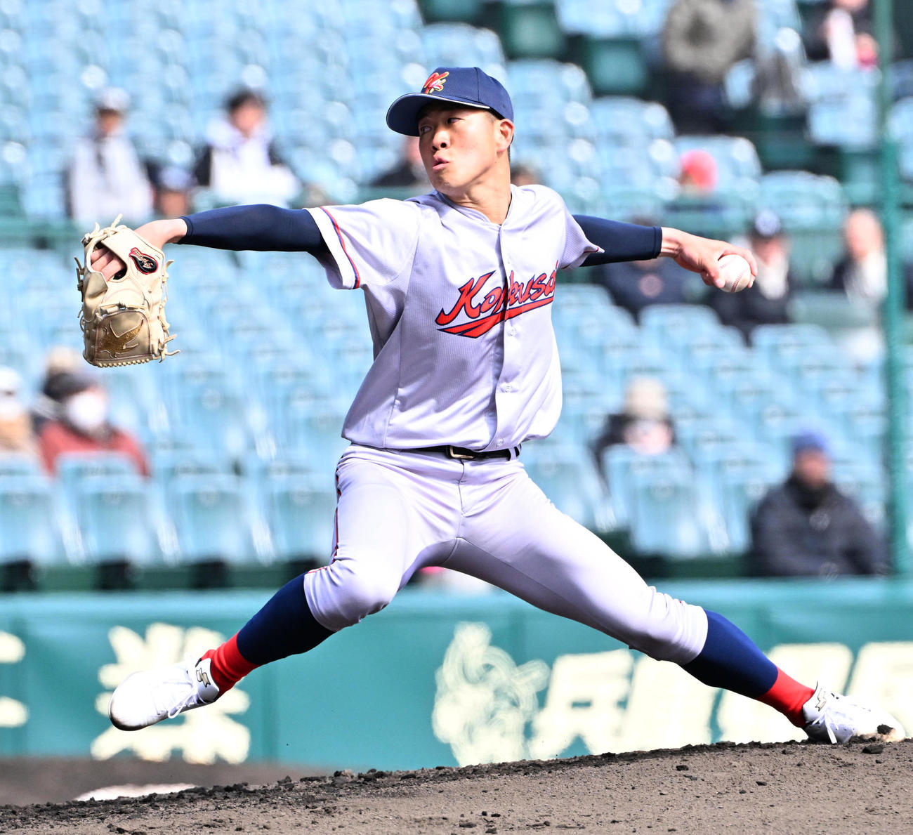 広陵対高知　京都国際先発の中崎琉生（撮影・石井愛子）