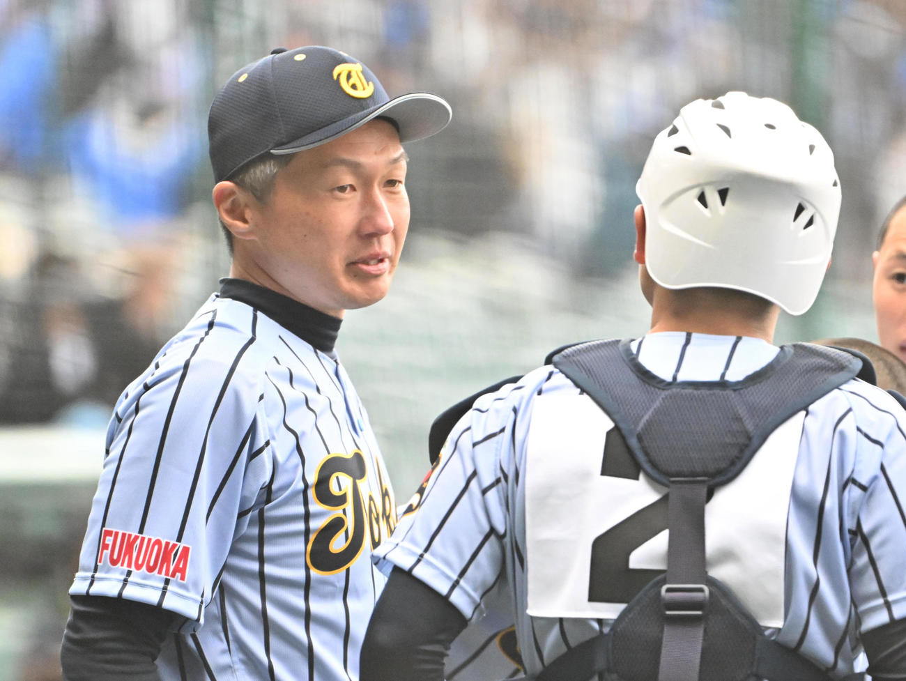 宇治山田商対東海大福岡　選手に声をかける東海大福岡・中村監督（撮影・石井愛子）