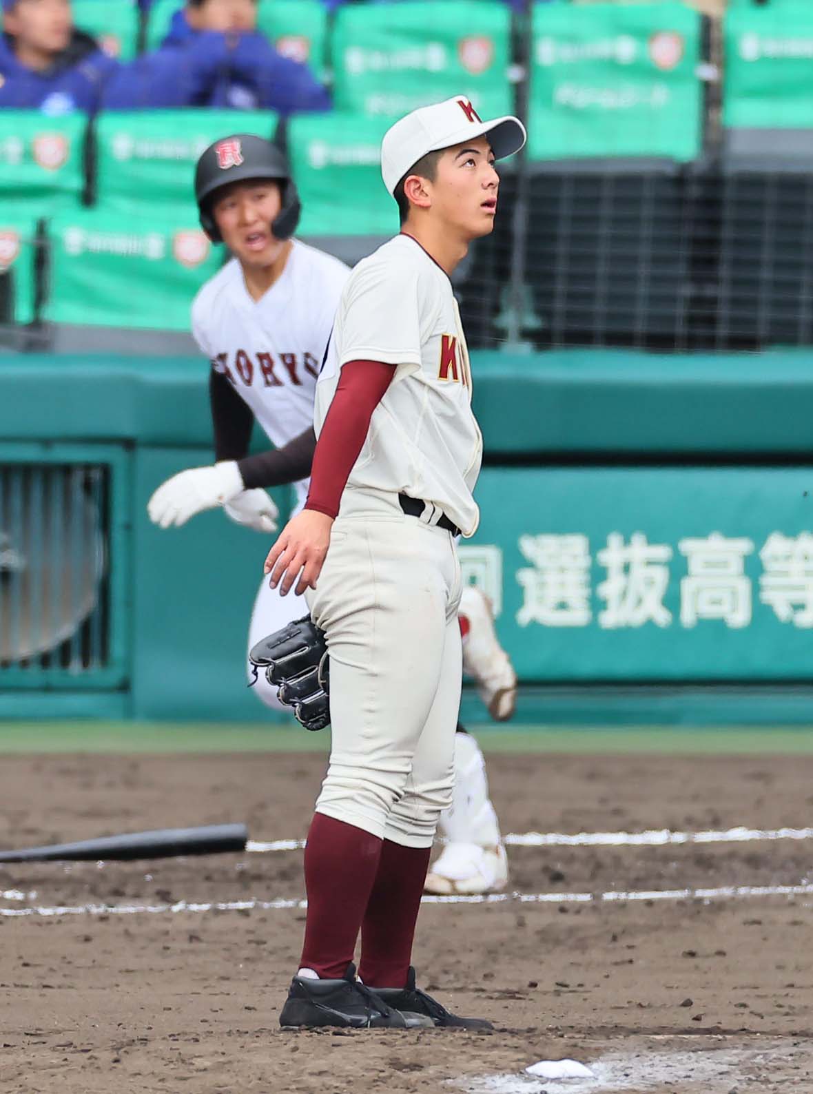 広陵対高知　3回表広陵1死二塁、辻井（右）は只石に適時二塁打を浴びる（撮影・上田博志）