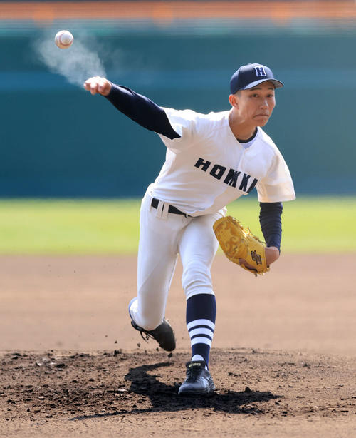 北海対大阪桐蔭 力投する北海・松田(撮影・浅見桂子)