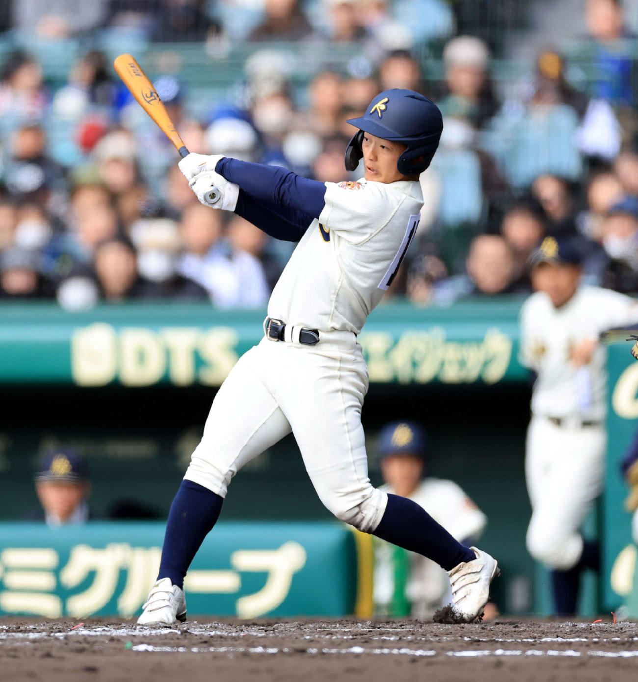 作新学院対神村学園　5回裏神村学園1死満塁、川下は遊撃2点適時内野安打を放つ（撮影・浅見桂子）