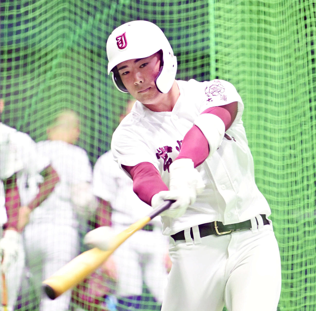 室内練習場で調整する常総学院・武田（撮影・滝沢徹郎）