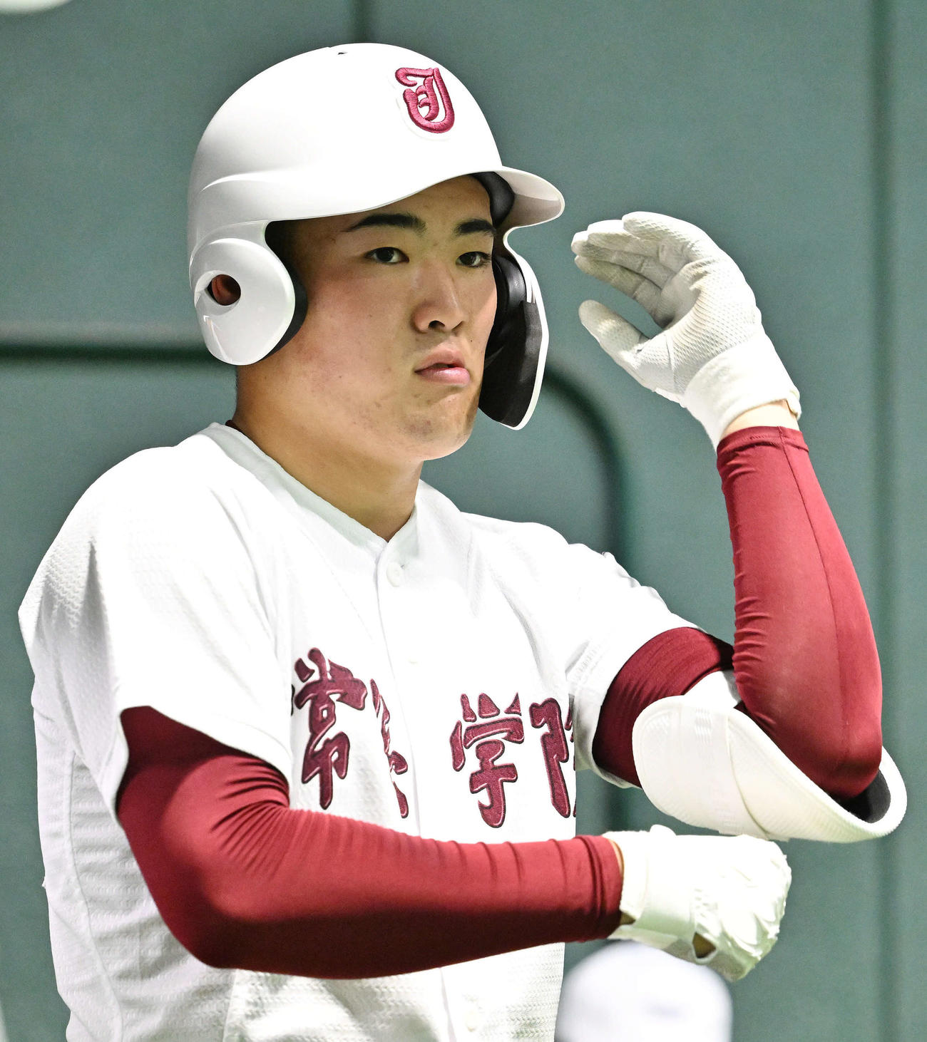 室内練習場で調整する常総学院・武田（撮影・滝沢徹郎）