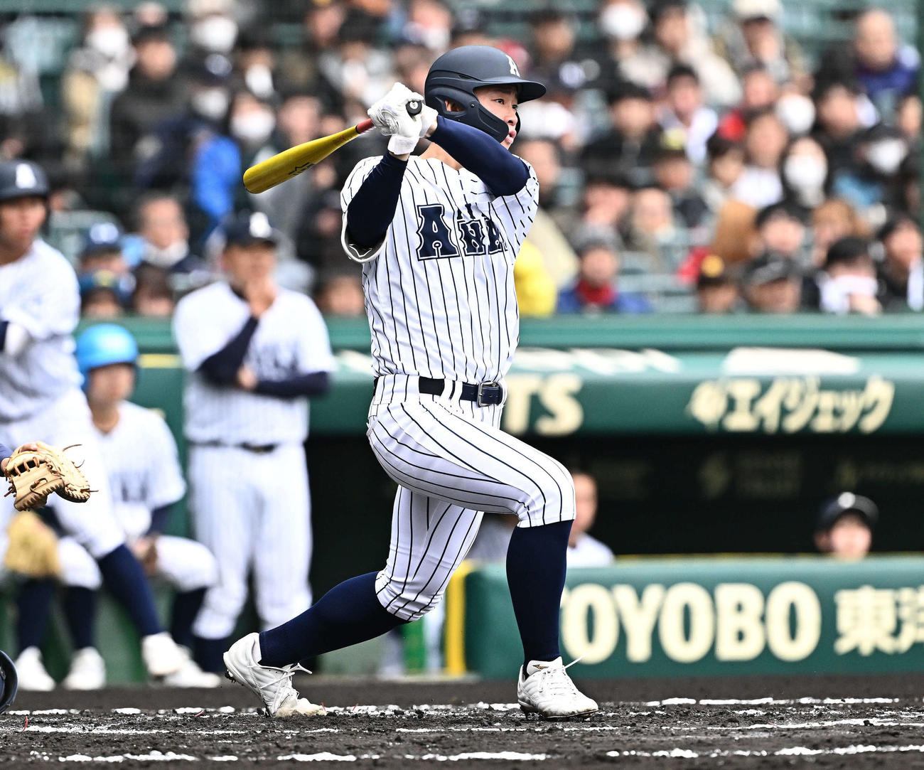 熊本国府対阿南光1回裏阿南光1死二塁、福田は先制右適時三塁打を放つ（撮影・滝沢徹郎）