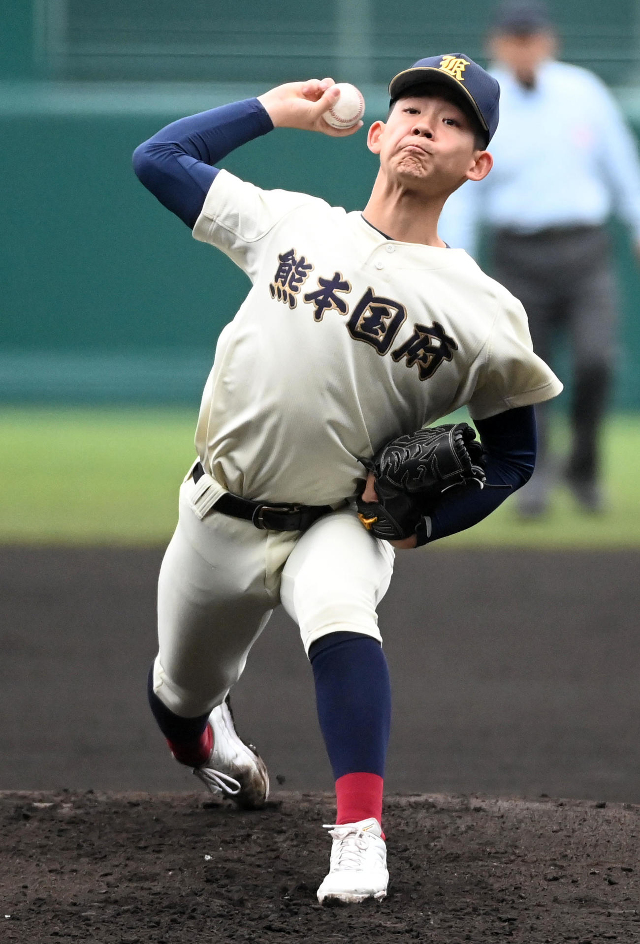 熊本国府対阿南光　熊本国府先発の坂井（撮影・前岡正明）