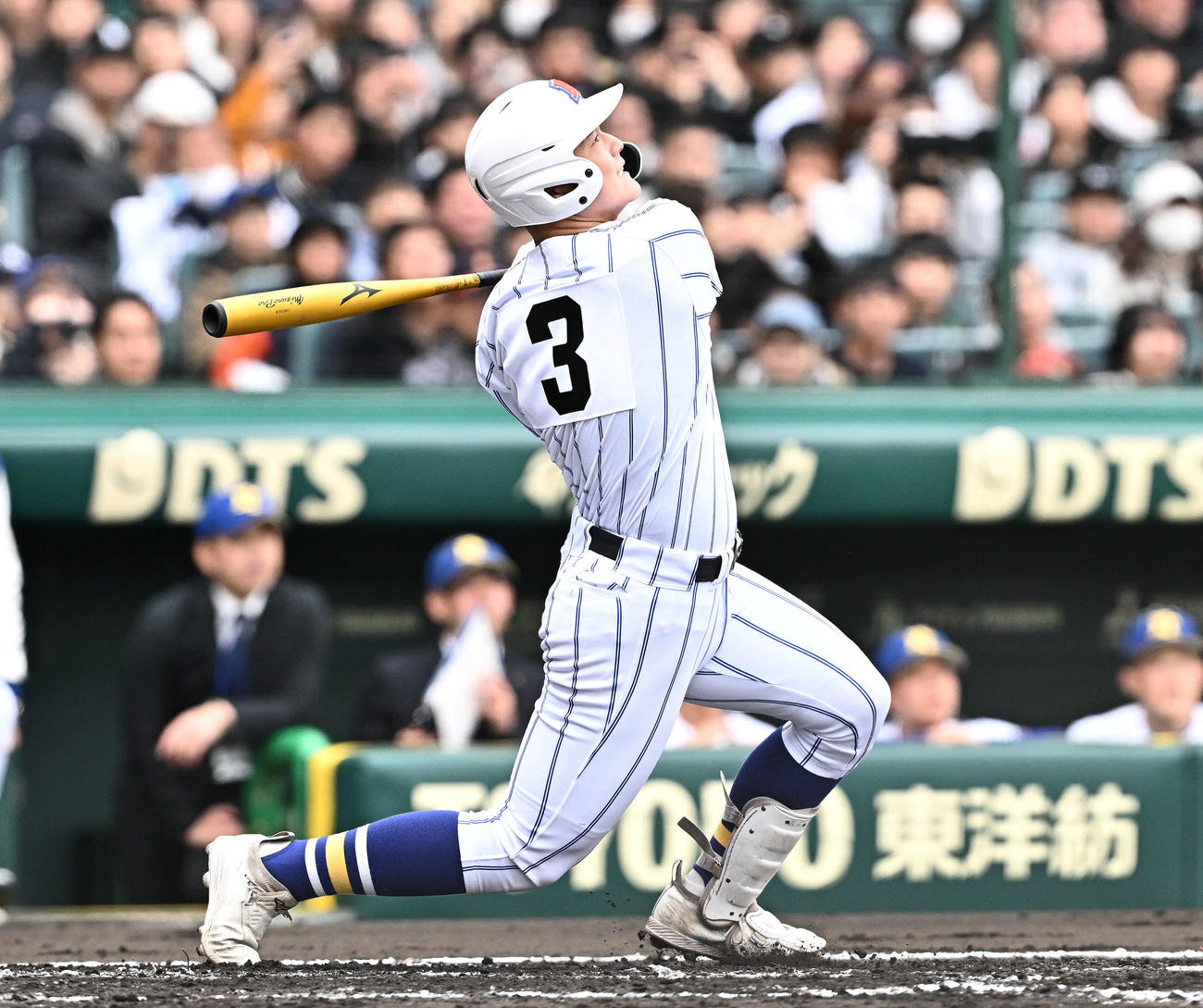 明豊対高崎健康福祉大高崎　1回裏高崎健康福祉大高崎1死一、三塁、森山は中犠飛を放つ（撮影・滝沢徹郎）