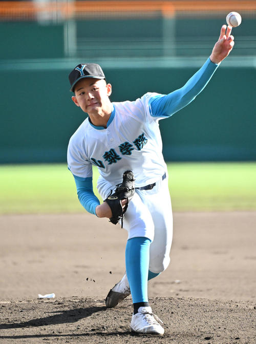 創志学園対山梨学院　山梨学院先発の津島悠翔（撮影・石井愛子）